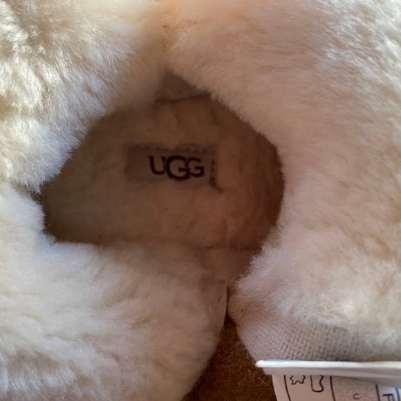 Little Kids Uggs Size Sm/6 - Picture 6 of 11